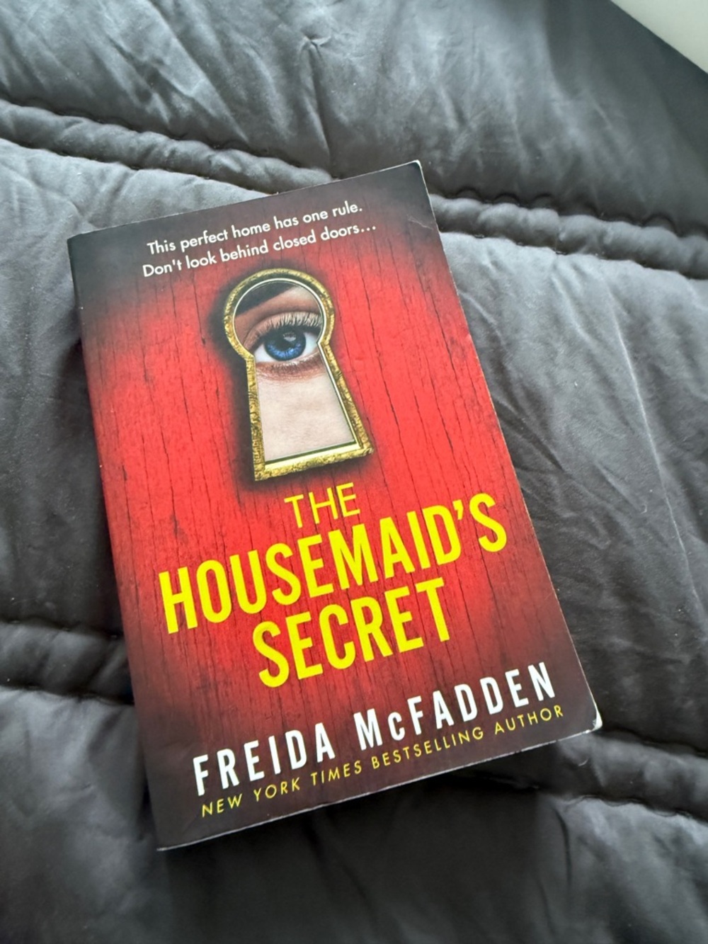 The Housemaid's Secret by Freida McFadden - Red Paperback Thriller
